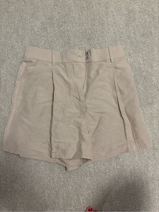 H&M Pants - H&M Light Beige Pleated High-Rise Women’s Shorts
